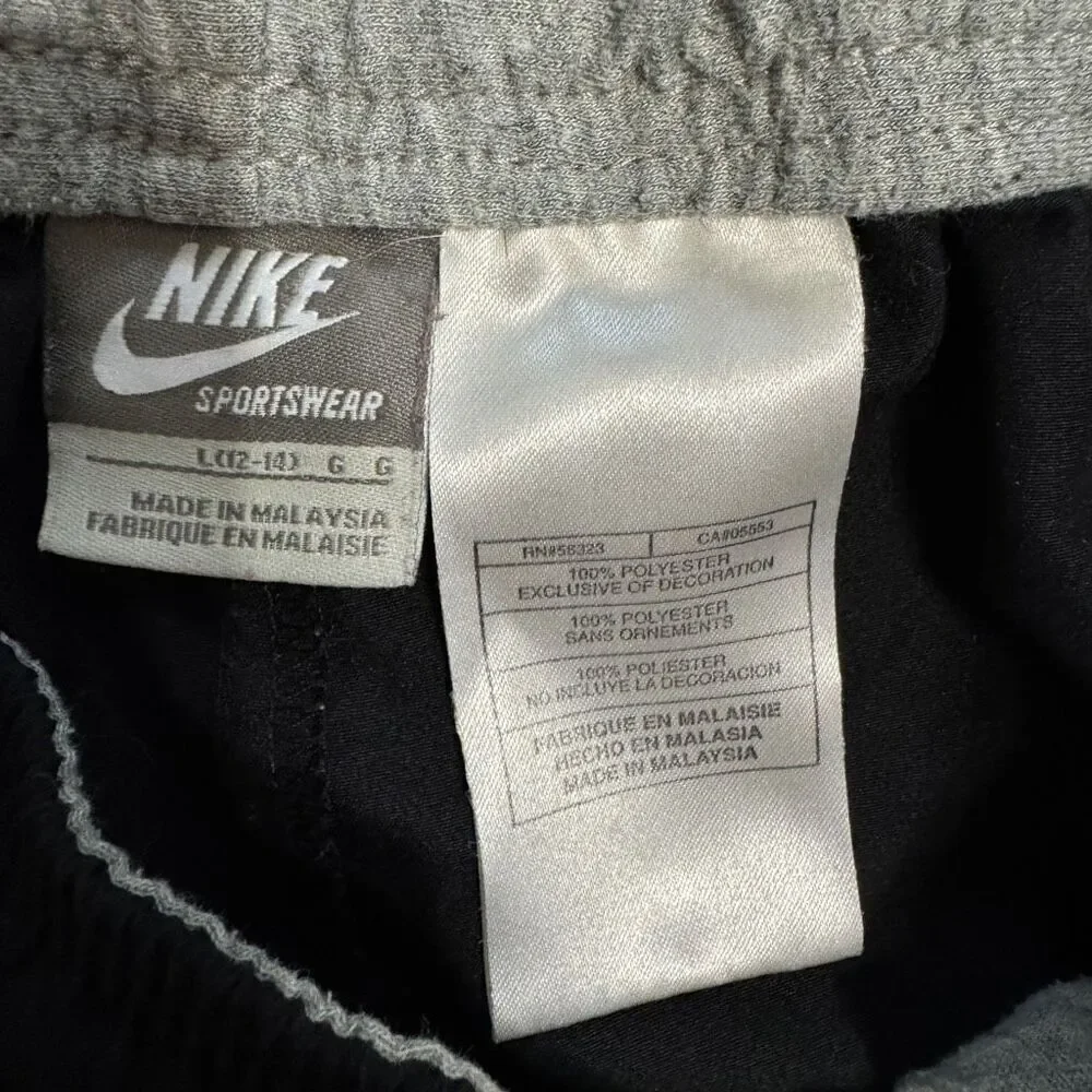 Nike Vintage black running short size large (12-14)
